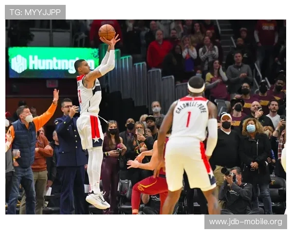 奇才旧将库兹马16中8与罗林斯12中8双双贡献20分5板表现神勇 奇才旧将库兹马16中8与罗林斯12中8双双贡献20分5板表现神勇