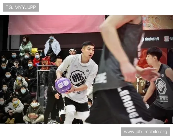 徐通与孙鹏单挑热身局 两种截然不同的球风碰撞谁更胜一筹